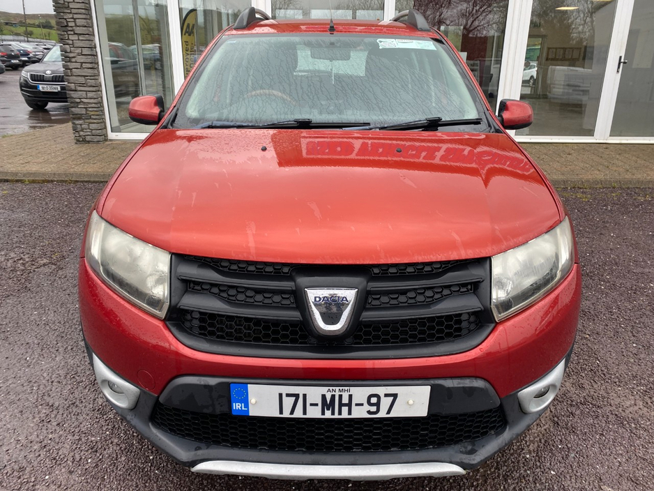 2017 Dacia Sandero - image 2