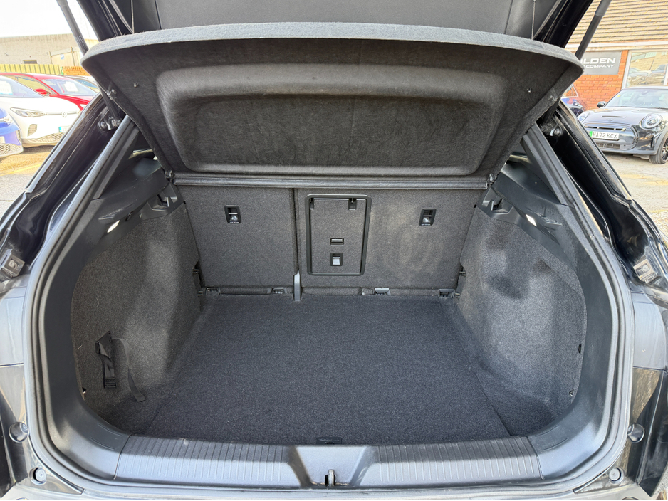 2023 Volkswagen ID.4 - image 22