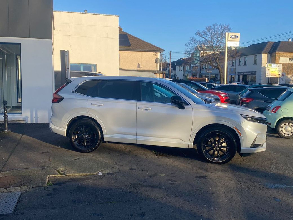 2025 Honda CR-V - image 5