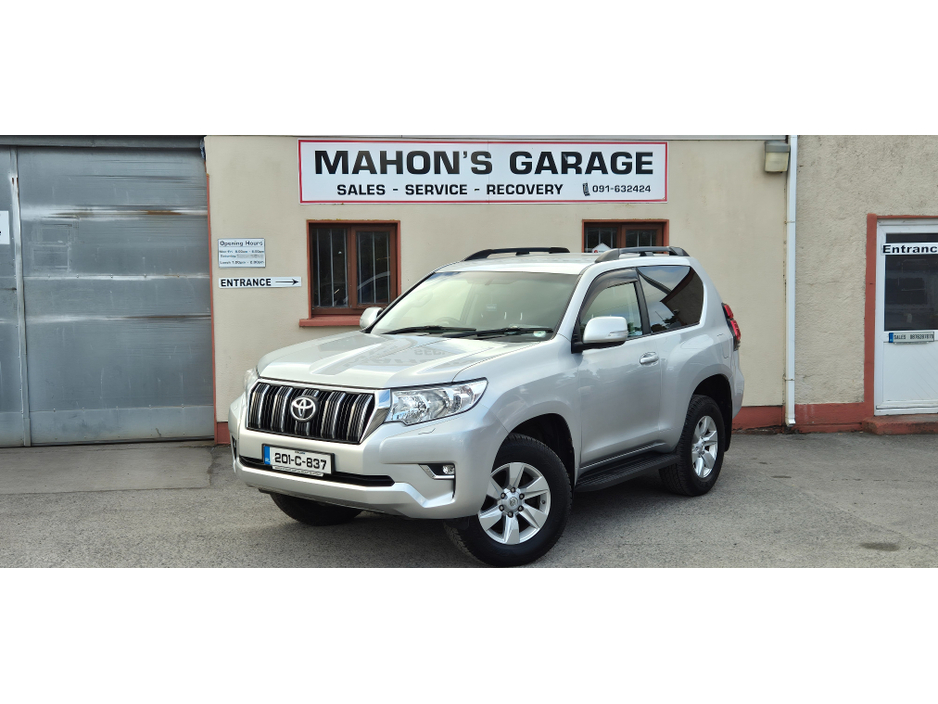 2020 Toyota Landcruiser - image 6