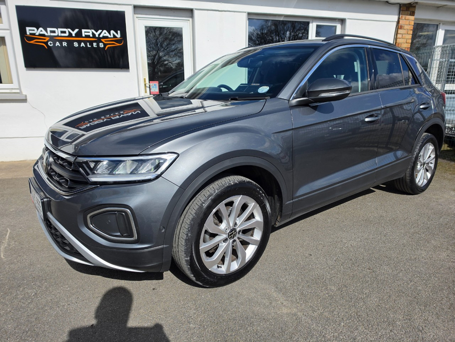 2022 Volkswagen T-Roc - image 5