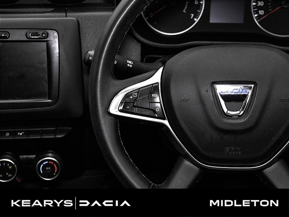 2020 Dacia Duster - image 21