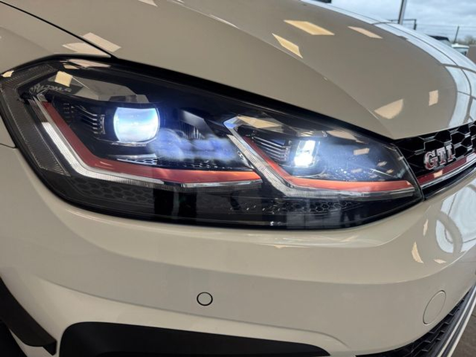 2019 Volkswagen Golf - image 19