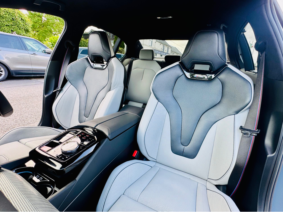 2025 BMW M5 - image 13