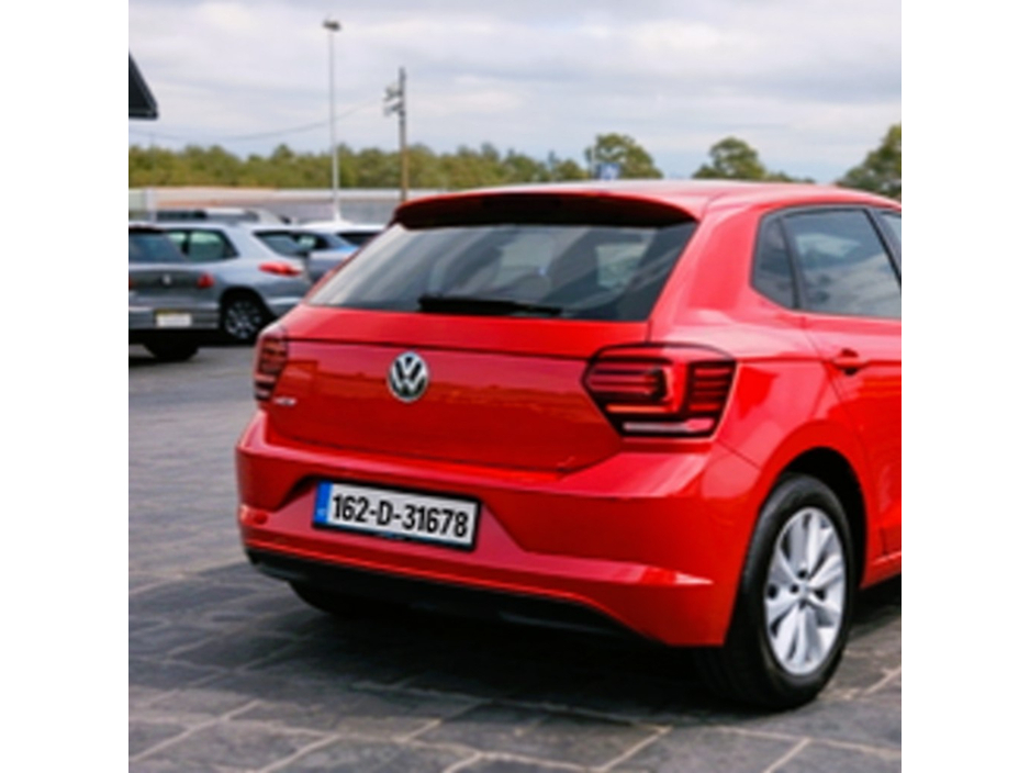 2018 Volkswagen Polo - image 2