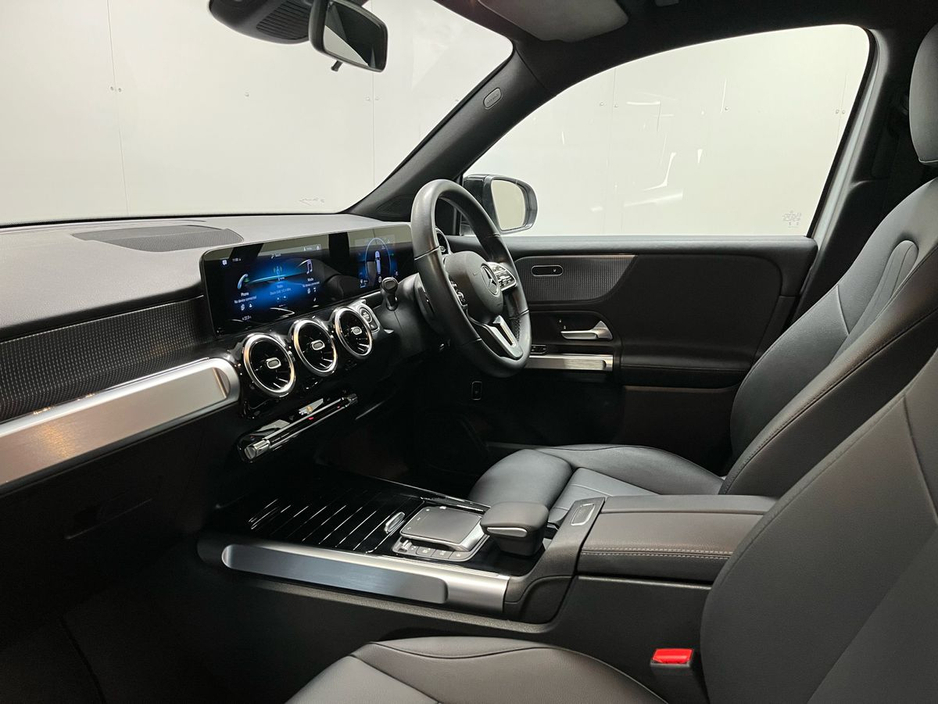 2023 Mercedes-Benz GLB - image 12