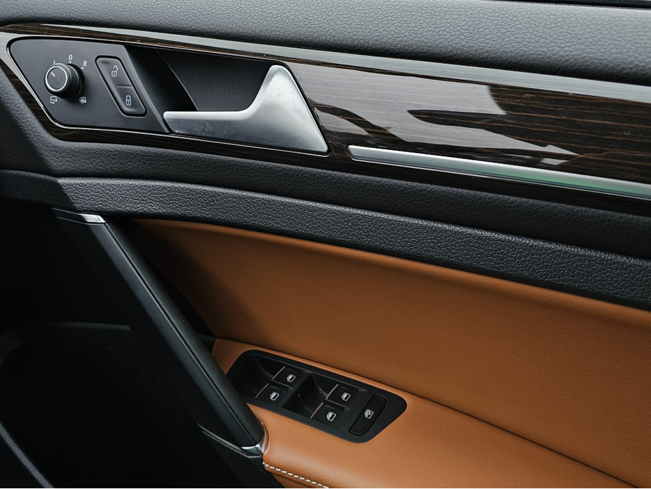 2014 Volkswagen Golf - image 17