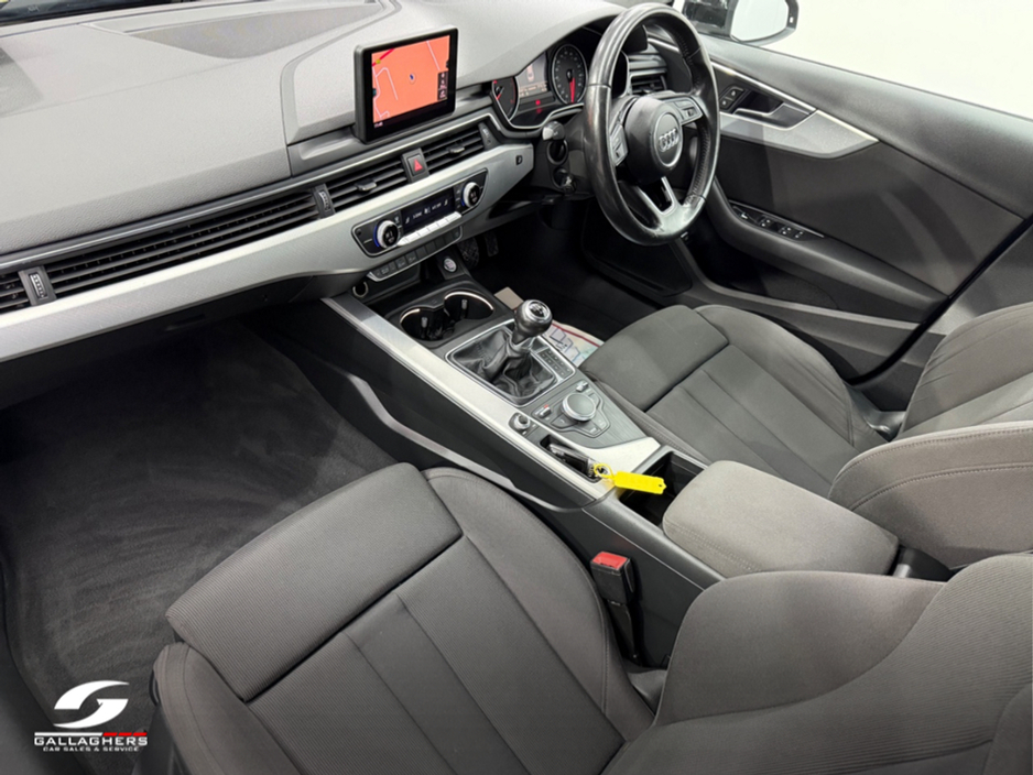 2016 Audi A4 - image 11