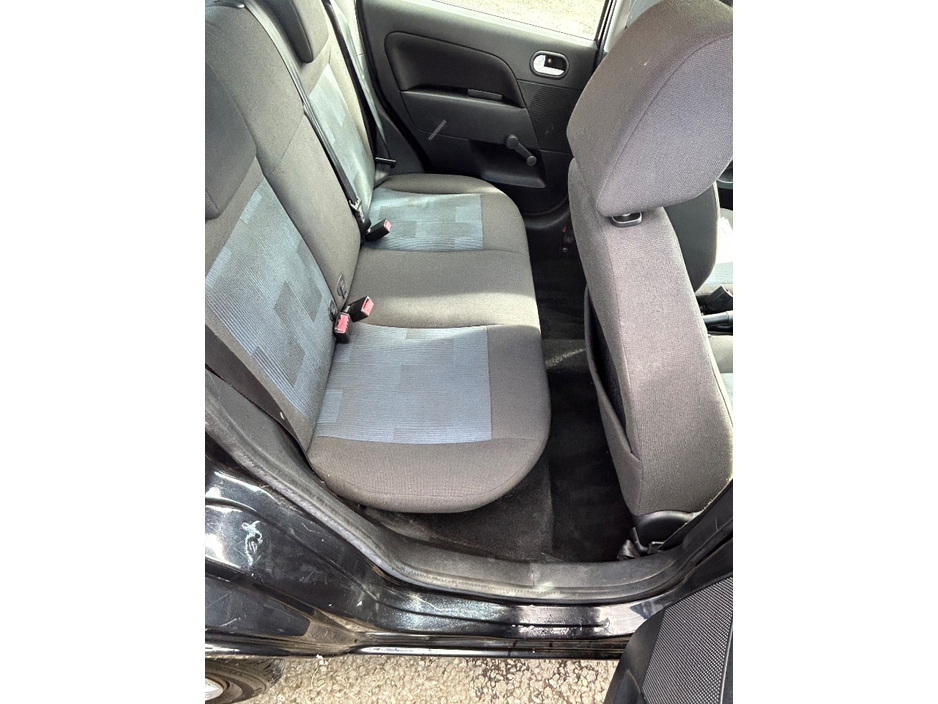 2008 Ford Fiesta - image 7