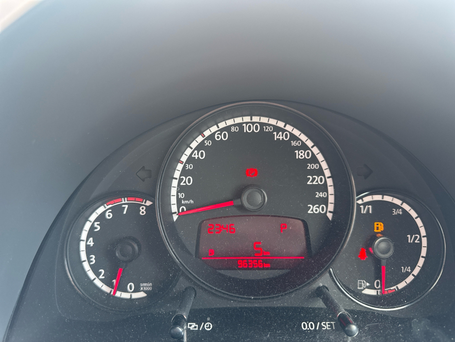 2016 Volkswagen Beetle - image 14