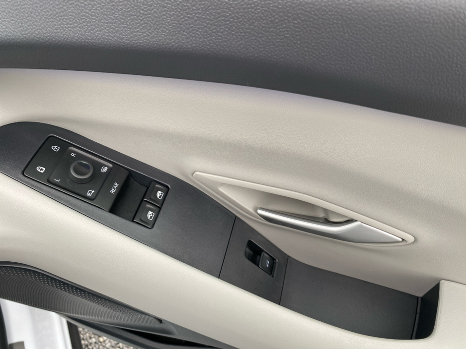 2025 Ford Explorer - image 19