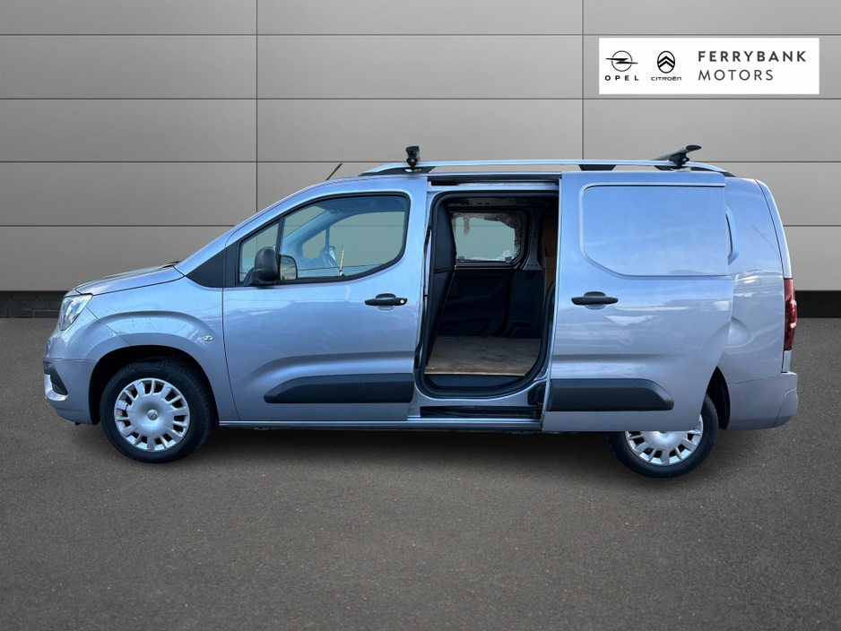 2021 Opel Combo - image 6