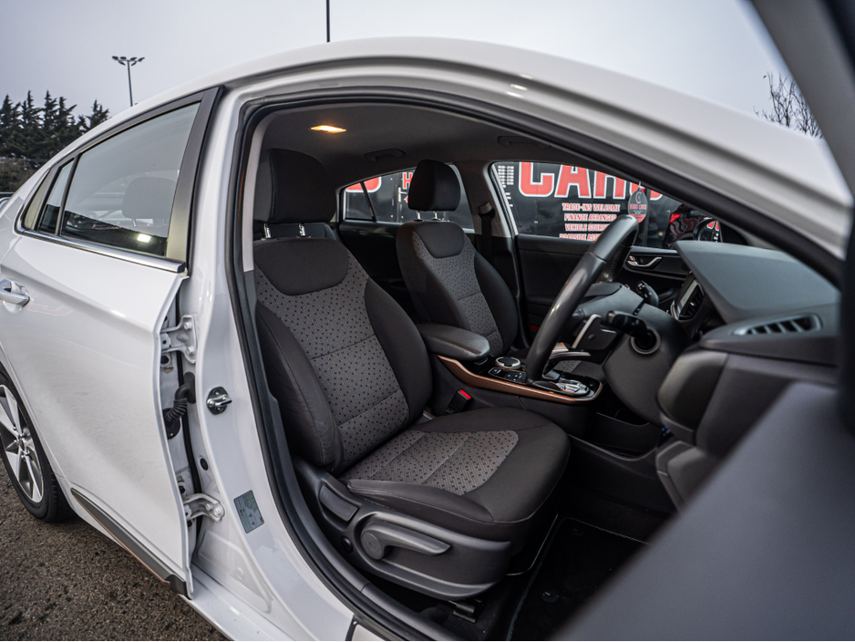 2017 Hyundai Ioniq 2017 Ioniq EV/FSH main dealer/1yr warranty €11,888