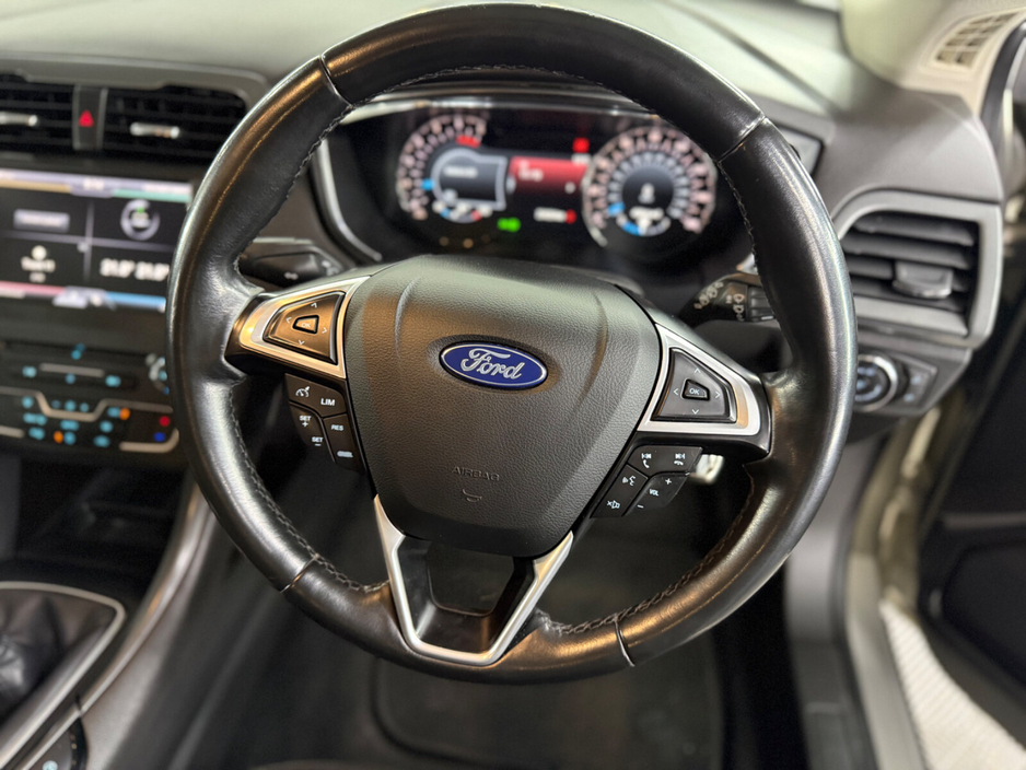 2015 Ford Mondeo - image 22