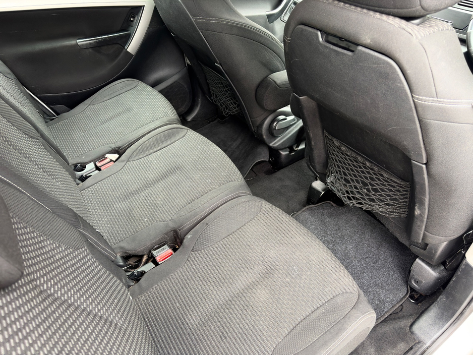 2010 Citroen C4 Picasso - image 11