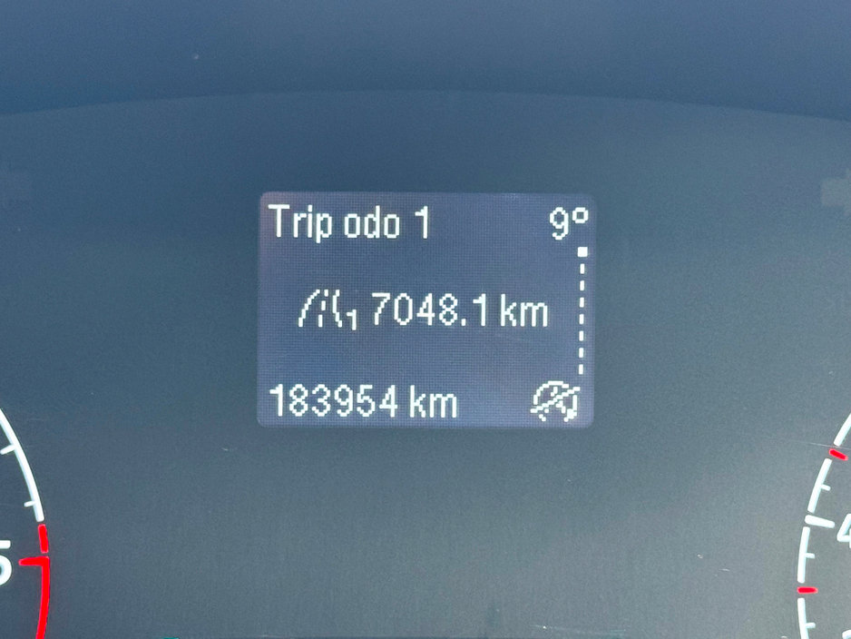 2022 Ford Transit Custom - image 9