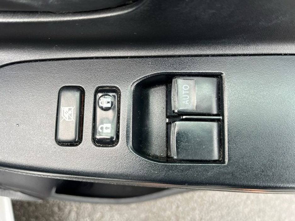 2015 Toyota Yaris YARIS 1.0 5DR TERRA MC €9,950