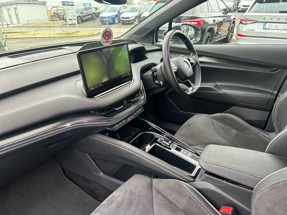2025 Skoda Enyaq - image 2