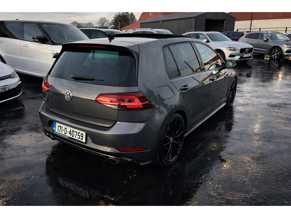 2017 Volkswagen Golf - image 11