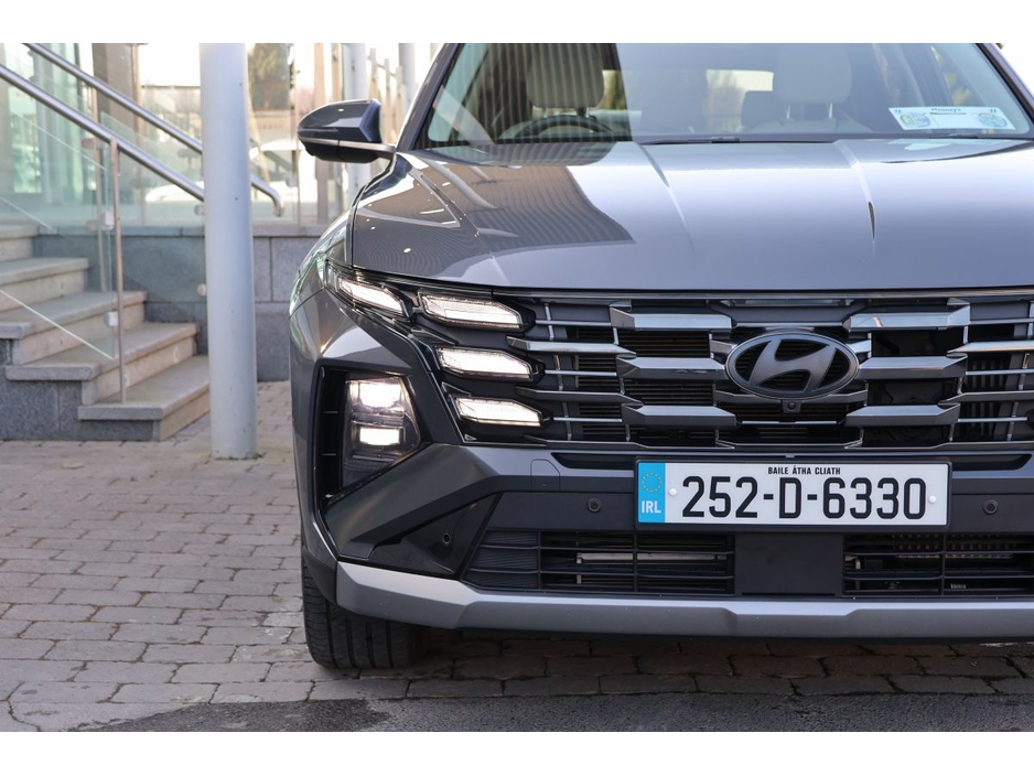 2025 Hyundai Tucson - image 4