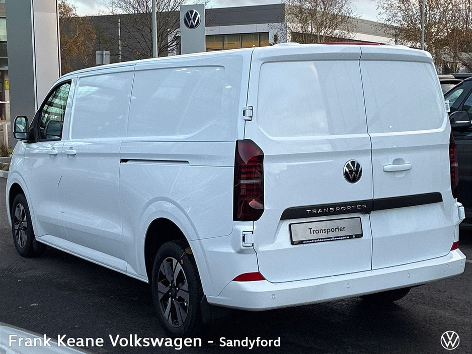 2026 Volkswagen Transporter HIGHLINE AUTO 30 LWB 150BHP *5 YEAR WARRANTY* *0% FINANCE AVAILABLE* *17" MONTE CARLO ALLOYS* *BODY COLOUR CODED BUMPERS* *APPLE CARPLAY/ANDROID AUTO* *REAR VIEW CAMERA* *FRONT AND REAR PARKING SENSOR €38,140