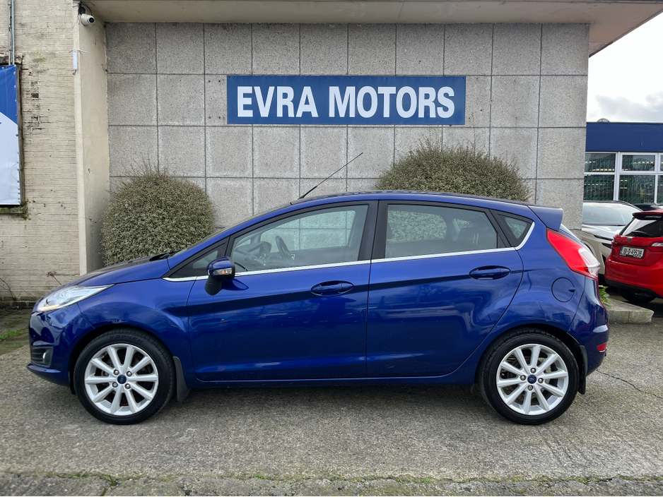 2016 Ford Fiesta - image 6