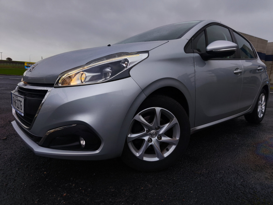 2017 Peugeot 208 1.2 PureTech 82bhp Active 3 dr €8,650