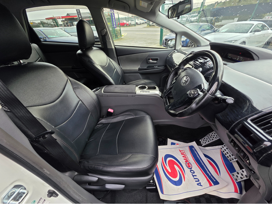 2014 Toyota Prius Alpha (7 Seater) - SELF CHARGING HYBRID -ALLOYS - REVERSE CAMERA - SIMI DEALER - LOW ROAD TAX BAND €14,450