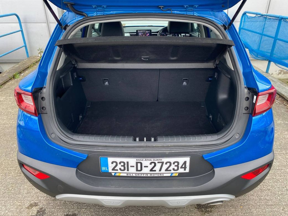 2023 Kia Stonic - image 13