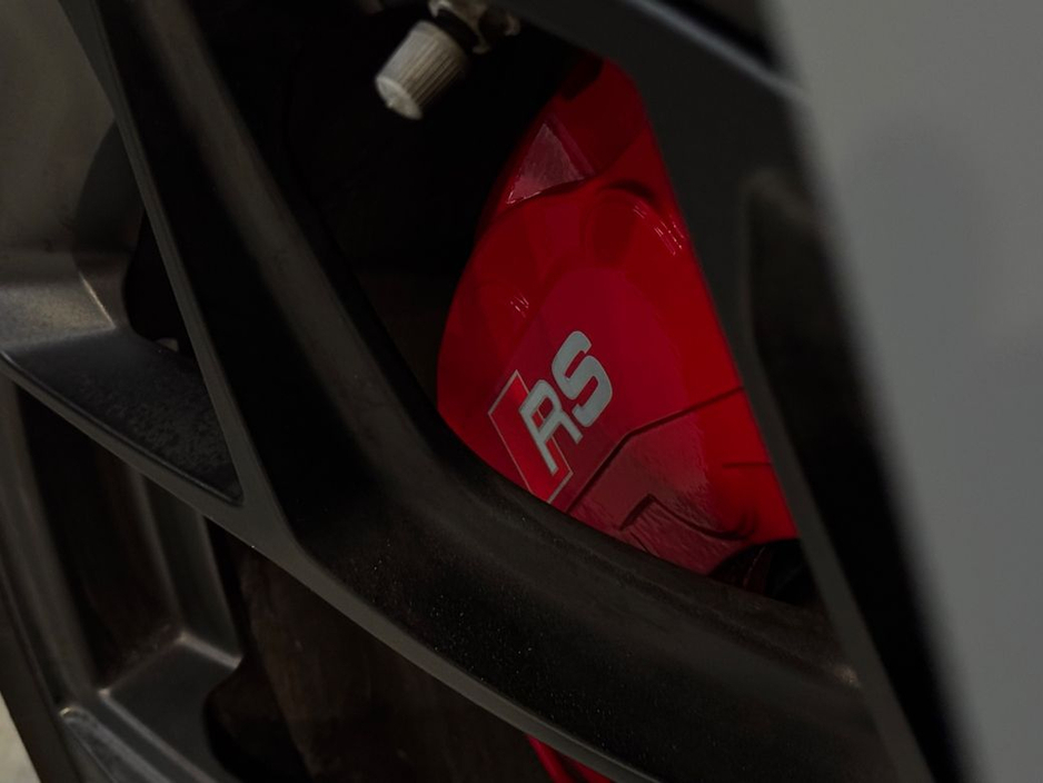 2024 Audi RS6 - image 3