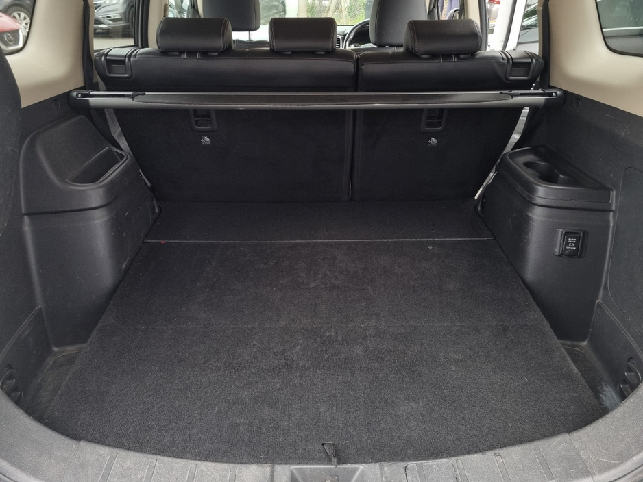 2016 Mitsubishi Outlander - image 29