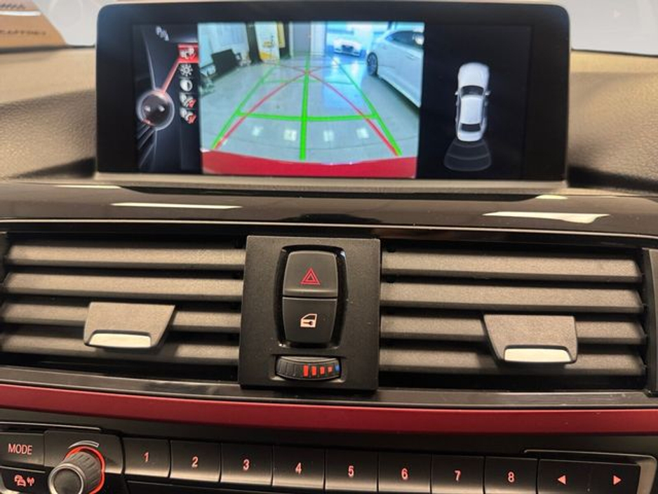 2016 BMW 3 Series - image 14