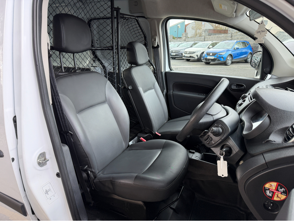 2020 Renault Kangoo - image 13