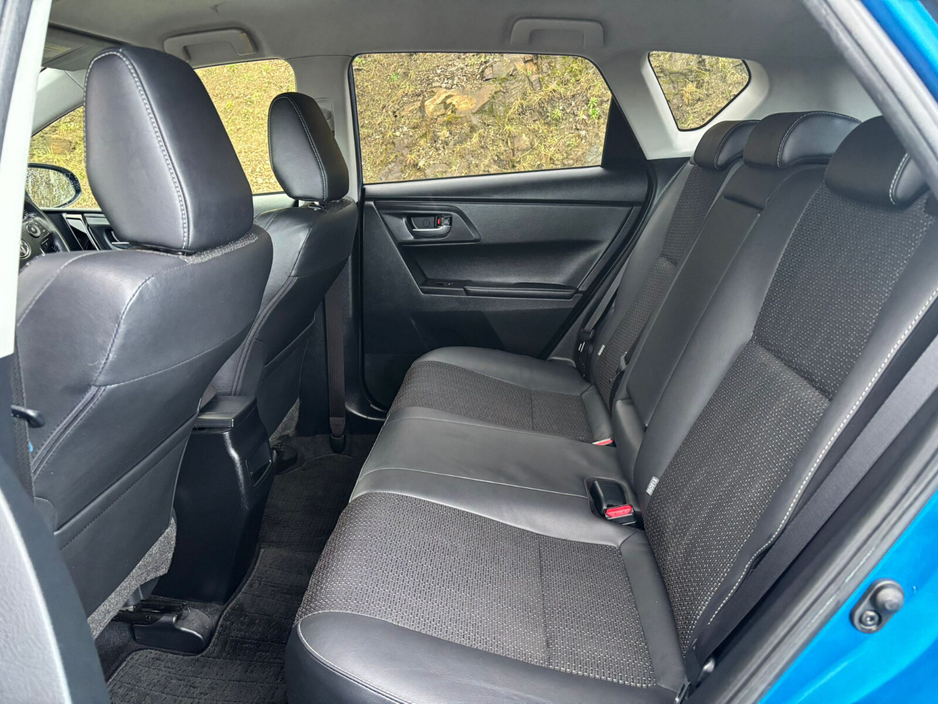 2016 Toyota Auris Hybrid €13,950