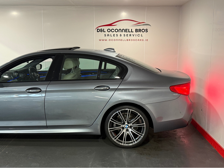 2018 BMW 5 Series - image 9