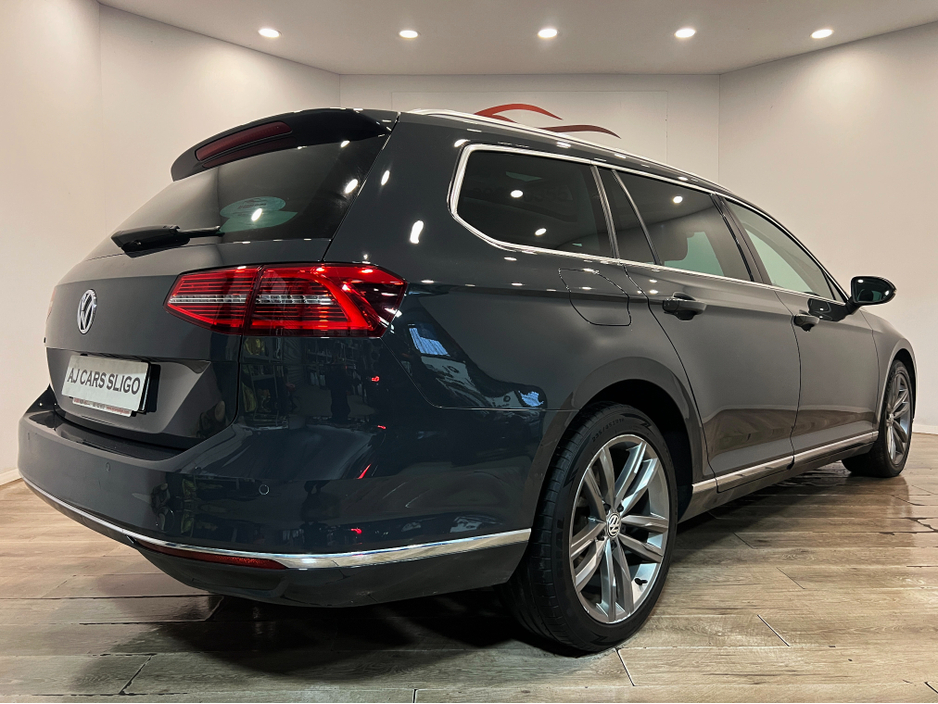 2018 Volkswagen Passat - image 12