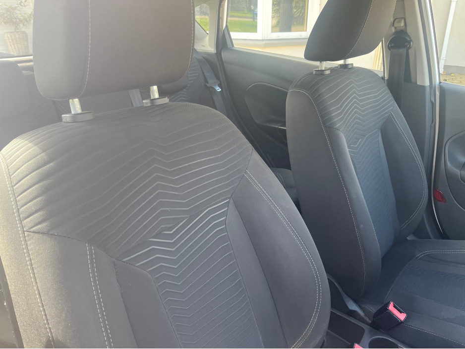 2017 Ford Fiesta - image 11