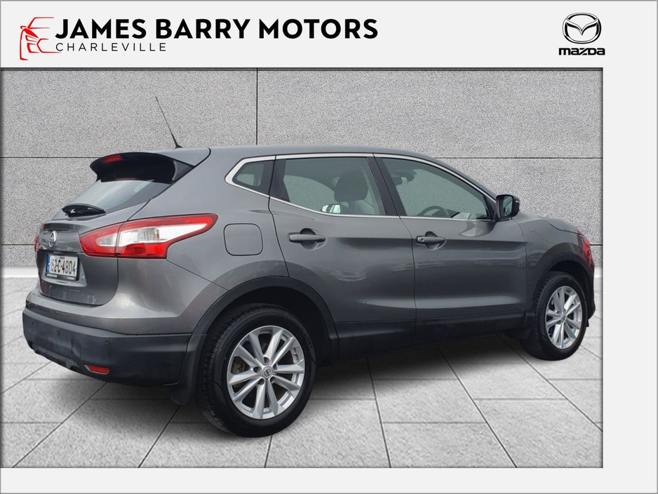 2015 Nissan Qashqai - image 3