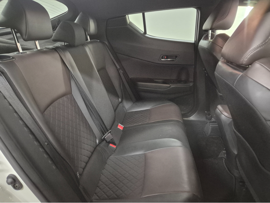 2019 Toyota C-HR **SPORT HYBRID**AUTO**KEYLESS ENTRY AND START**ANDROID/APPLE RADIO MEDIA UNIT**18" DIAMOND CUT ALLOYS**REVERSE CAMERA**HALF LEATHER SEATS**LANE DEPARTURE WARNING**ADAPTIVE CRUISE CONTROL**BLIND SPOT €21,949