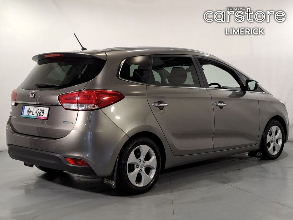 2016 Kia Carens - image 3