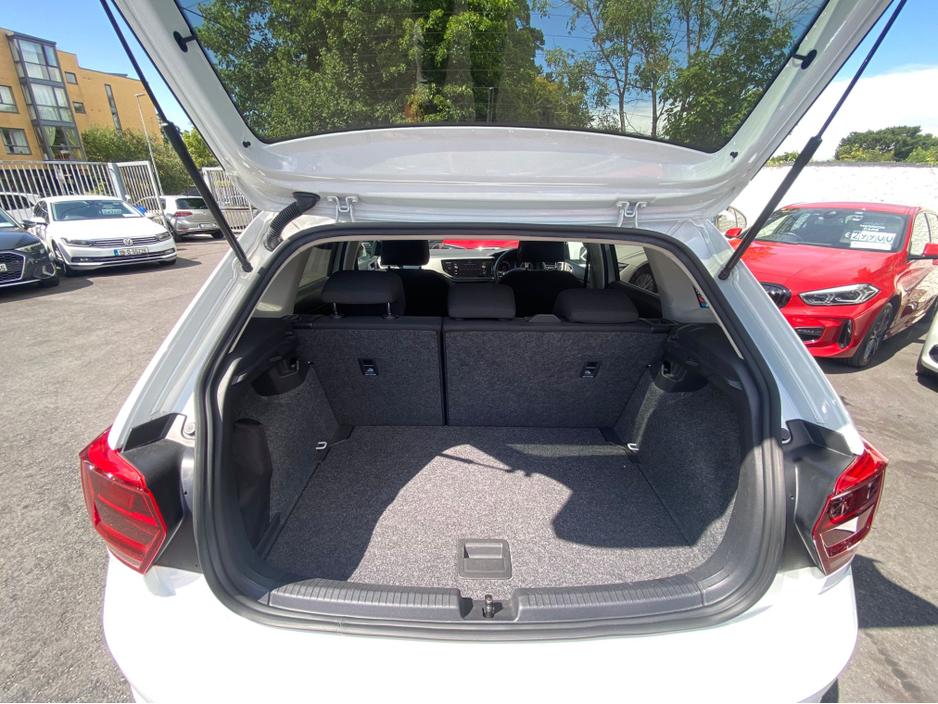 2018 Volkswagen Polo - image 7