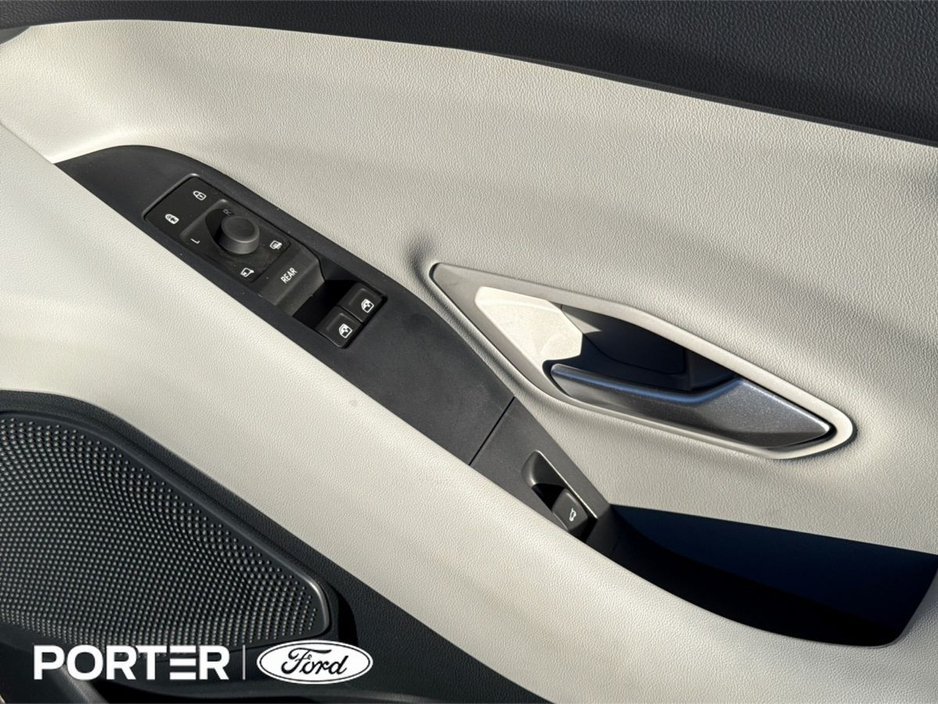 2026 Ford Capri SELECT *627 KLMS RANGE*