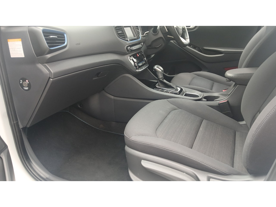2019 Hyundai Ioniq - image 8
