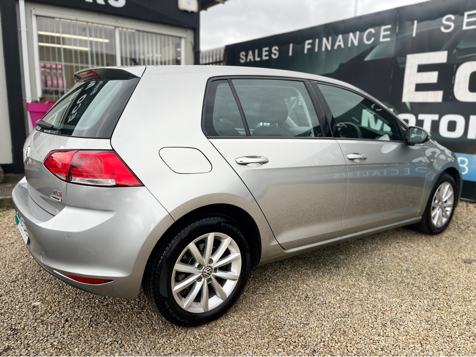 2017 Volkswagen Golf - image 6