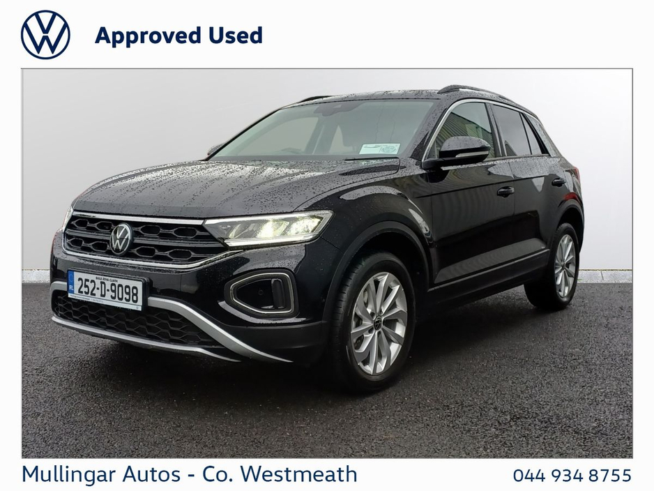 2025 Volkswagen T-Roc - image 12