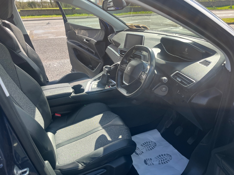 2019 Peugeot 5008 - image 18