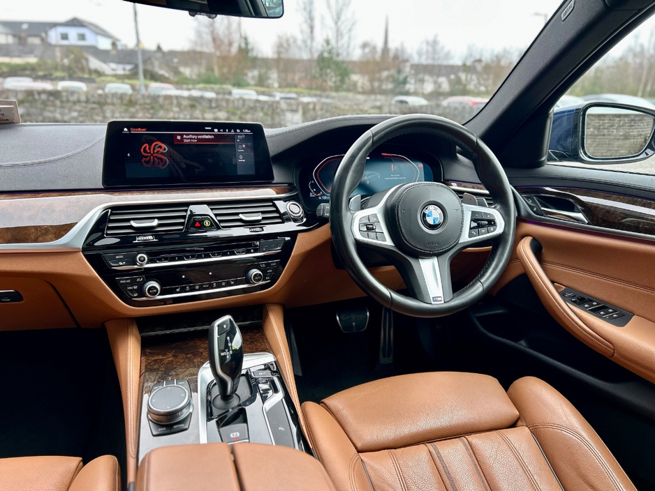 2020 BMW 5 Series - image 11