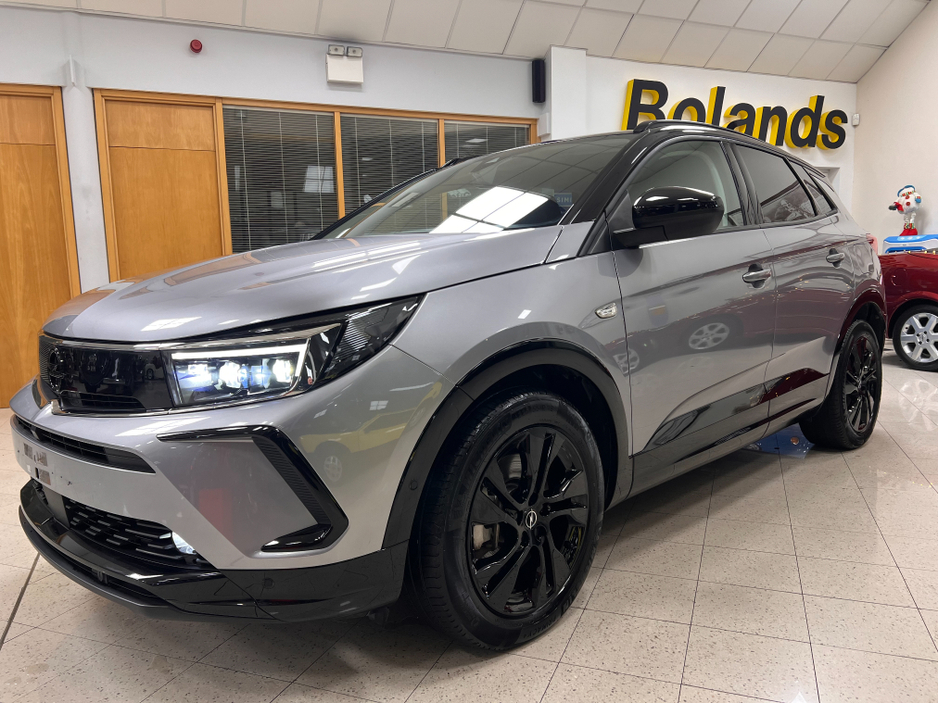 2023 Opel Grandland AUTOMATIC HYBRID Tiny Kms As New Top Of The Sportsline Spec Twin Tone €28,950