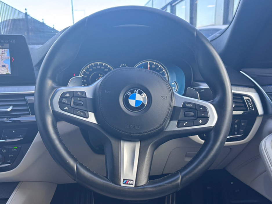 2017 BMW 5 Series 530E  M SPORT HYBRID // CREAM LEATHER INTERIOR // 292BHP €19,500