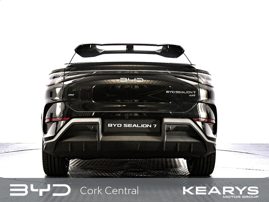 2025 BYD Sealion 7 - image 2